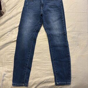 ✨ KanCan Los Angeles High Rise Distressed Skinny Jeans